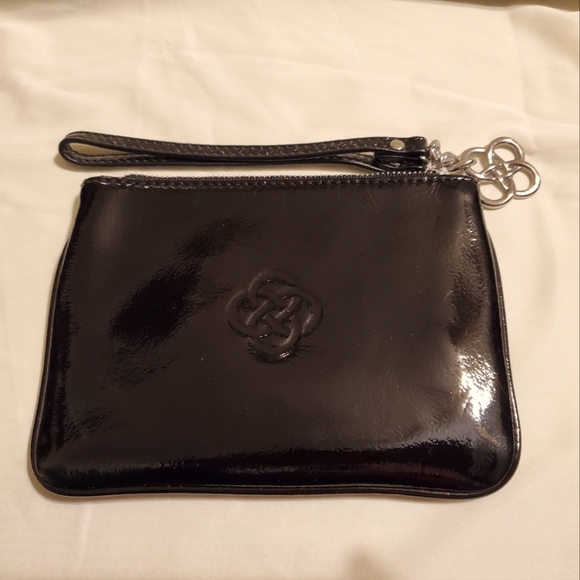 Stella & Dot Handbags - Stella & Dot Patent Leather Wristlet